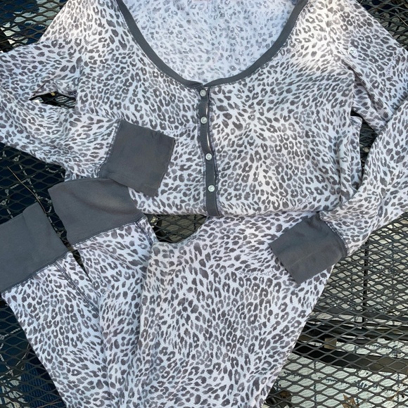 Victoria's Secret Other - Victoria’s Secret Sm thermal PJ’s cheetah print